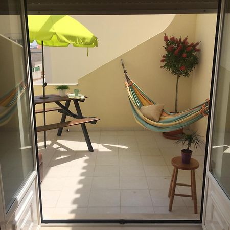 Pineapple Surf House Hostel Atouguia Da Baleia Kültér fotó