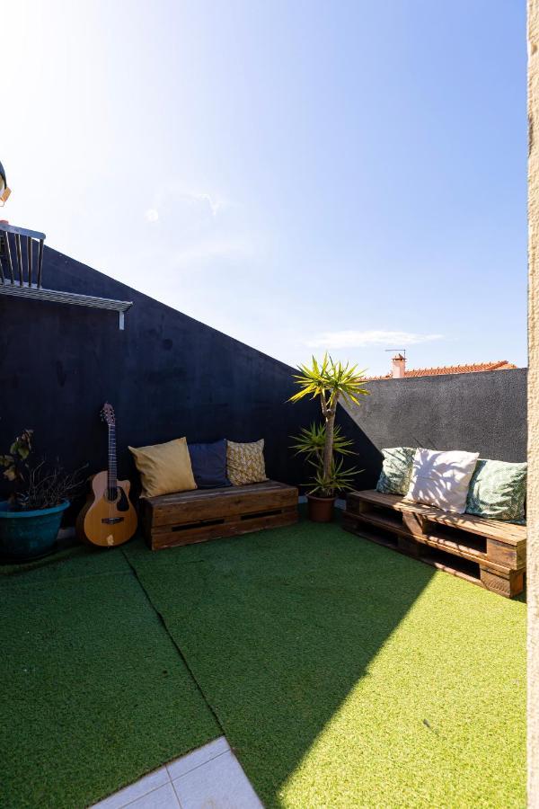 Pineapple Surf House Hostel Atouguia Da Baleia Kültér fotó