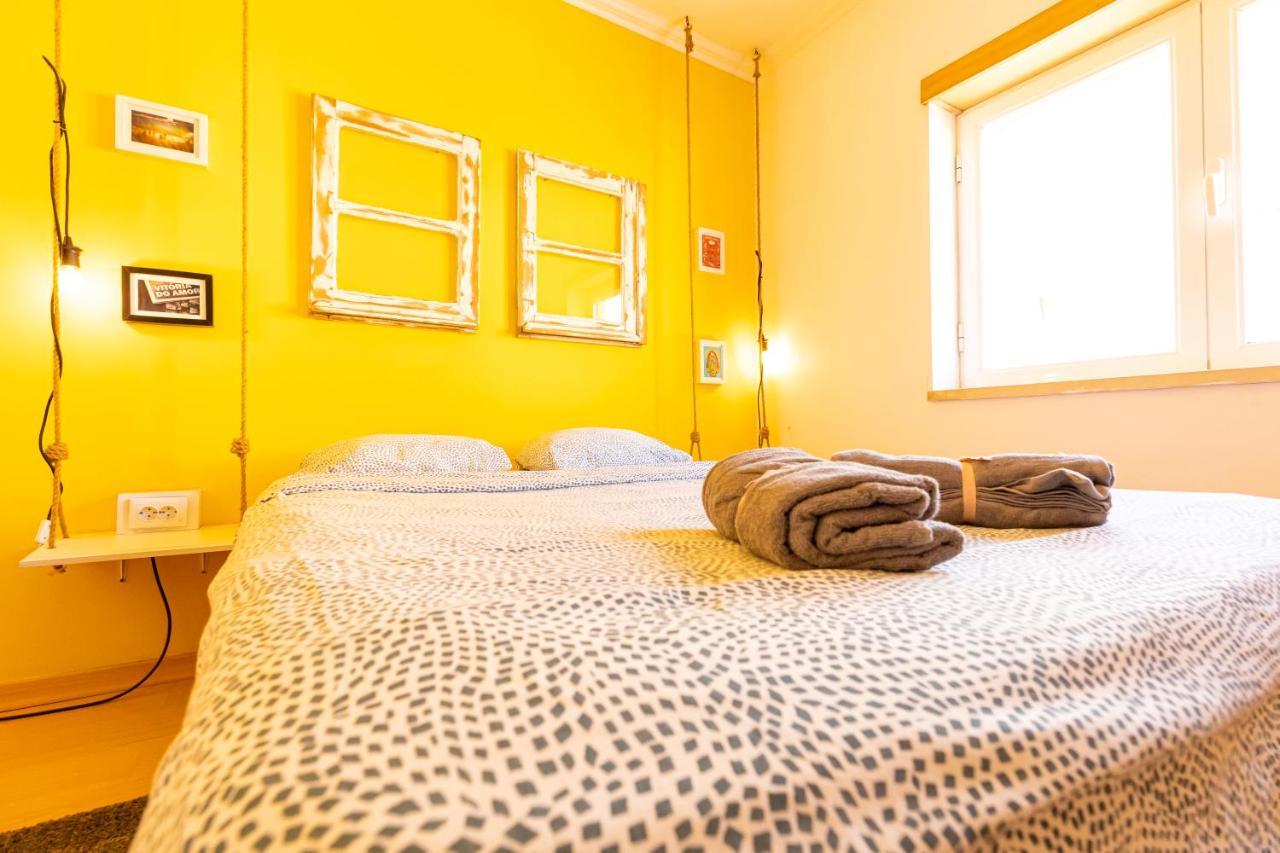 Pineapple Surf House Hostel Atouguia Da Baleia Kültér fotó